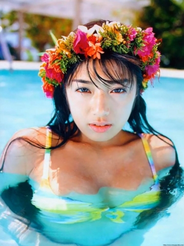 Hiroko Anzai in a vivid swimsuit in her prime52