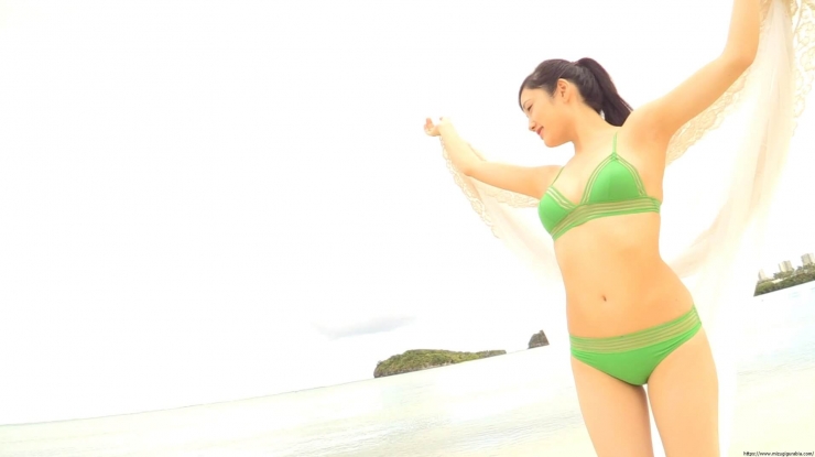Sakakura Ando Beach Green Bikini020