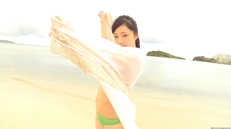 Sakakura Ando Beach Green Bikini023