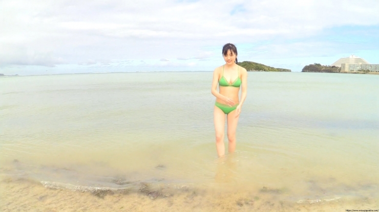 Sakakura Ando Beach Green Bikini085