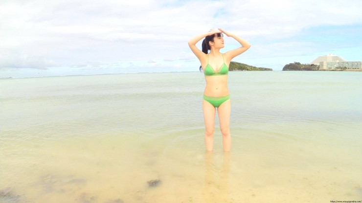 Sakakura Ando Beach Green Bikini086