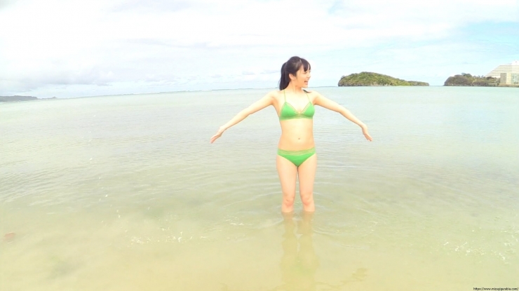 Sakakura Ando Beach Green Bikini102