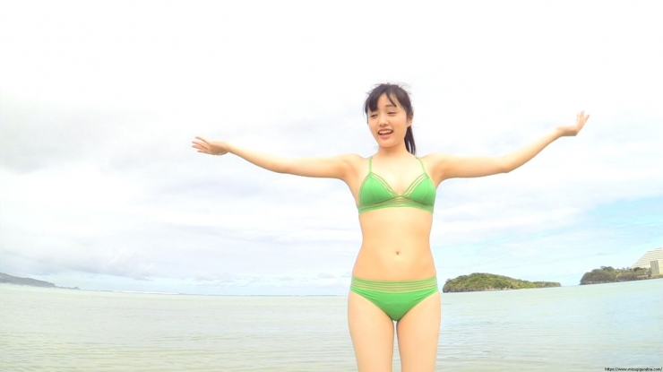 Sakakura Ando Beach Green Bikini105