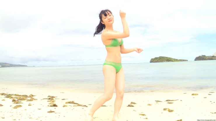 Sakakura Ando Beach Green Bikini111