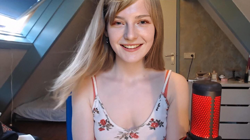 【画像】オランダ美人YouTuber、笑顔が止まらない