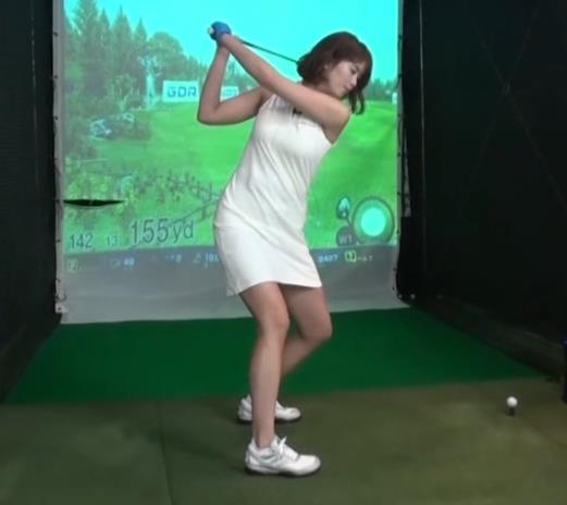 稲村亜美　ゴルフをエロくする人キャプ・エロ画像２